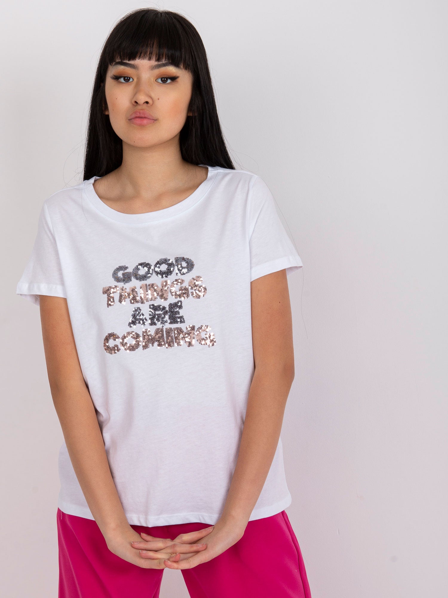 Biały bawełniany t-shirt z aplikacją