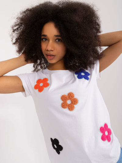BASIC FEEL GOOD Biały t-shirt z cekinami