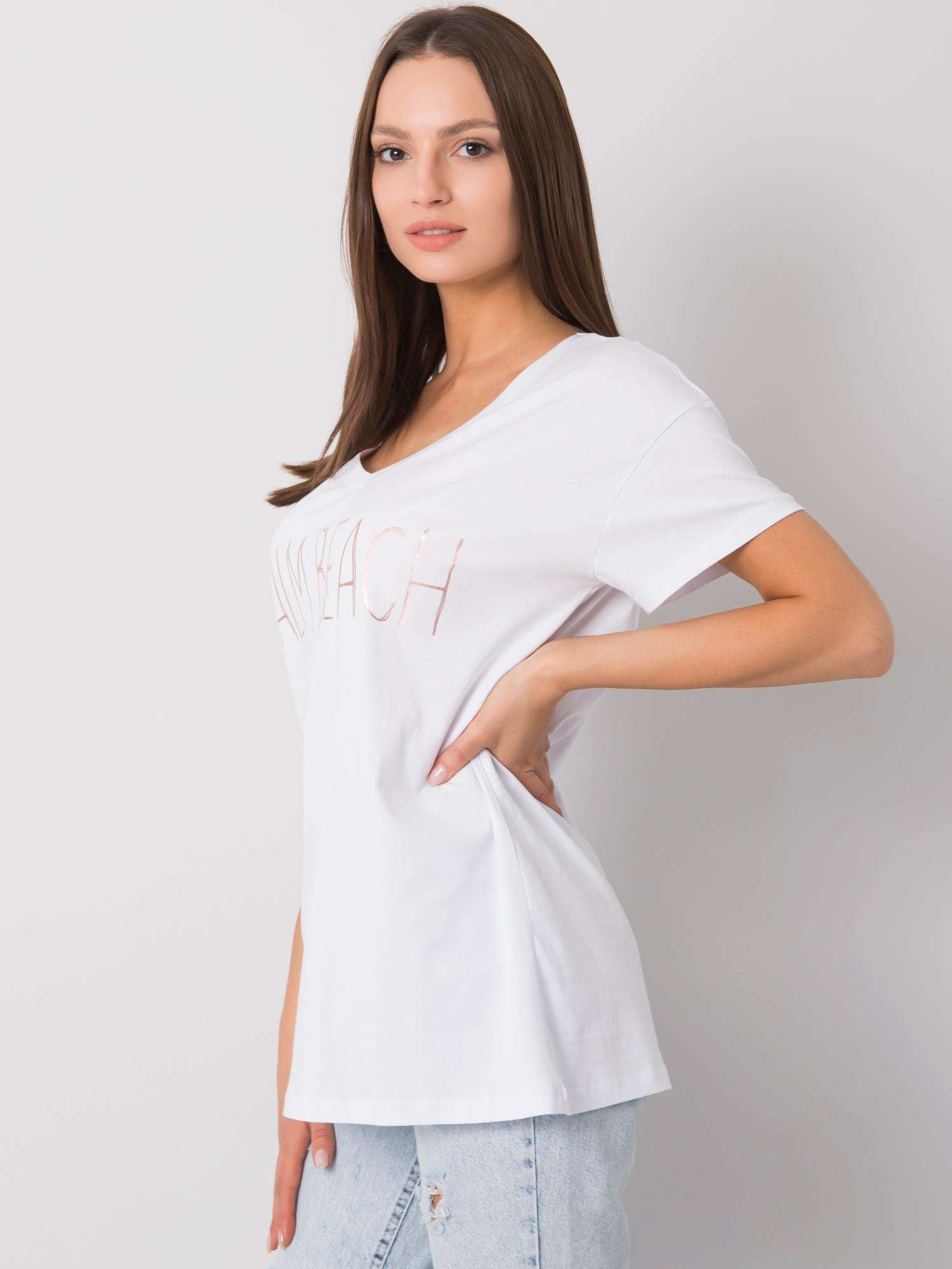 Biały t-shirt z dekoltem w serek