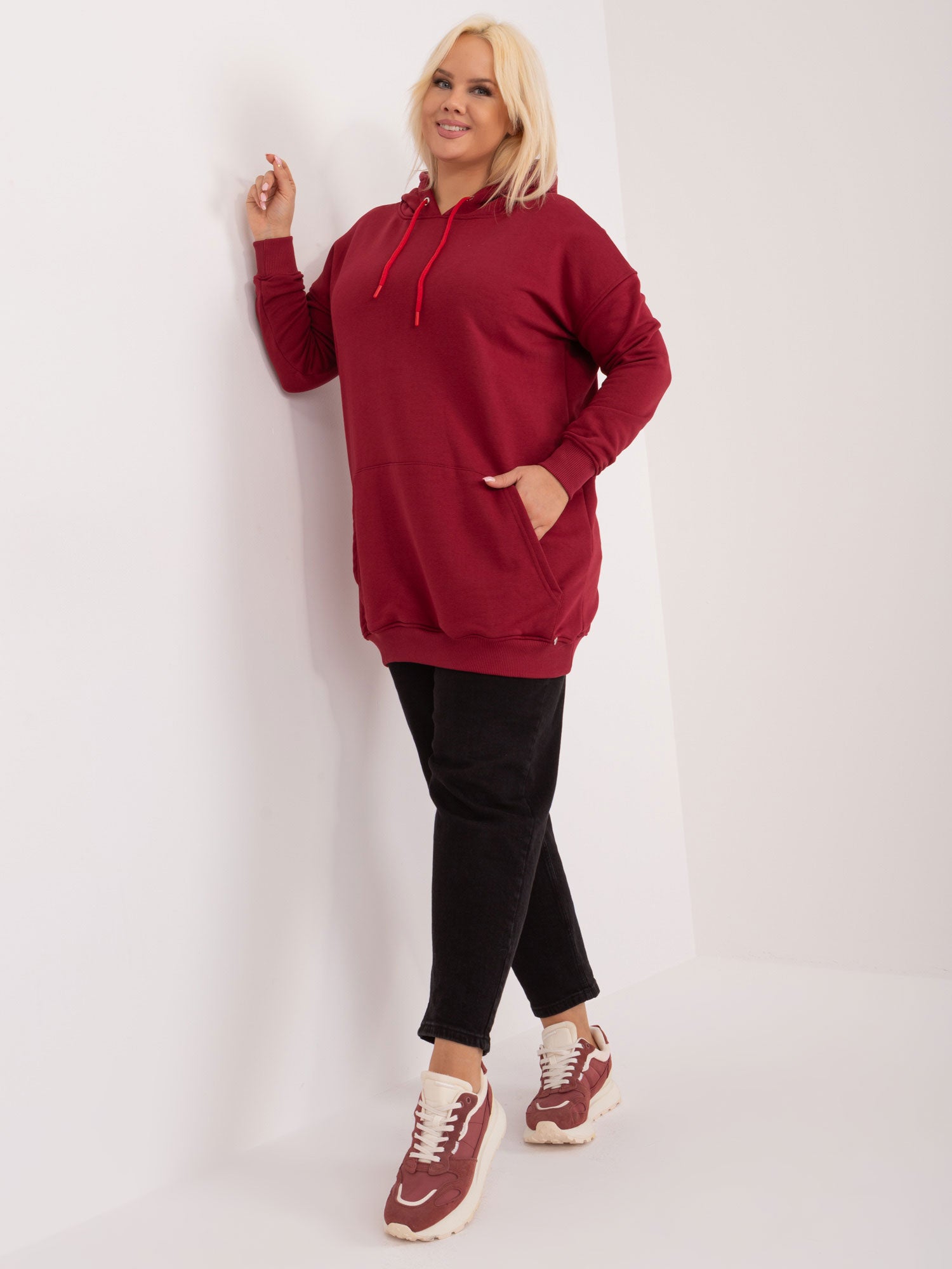 Bordowa bawełniana bluza plus size z kapturem