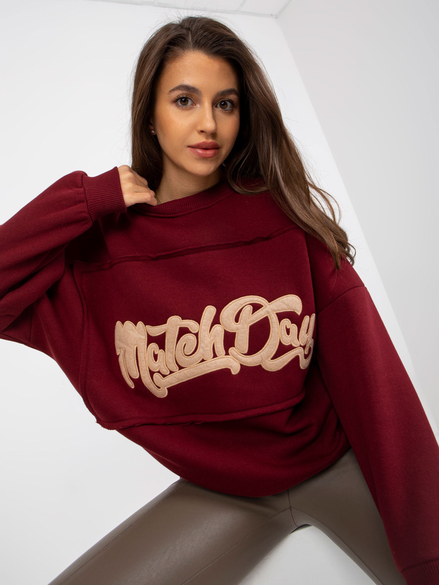 Bordowa dresowa bluza bez kaptura oversize
