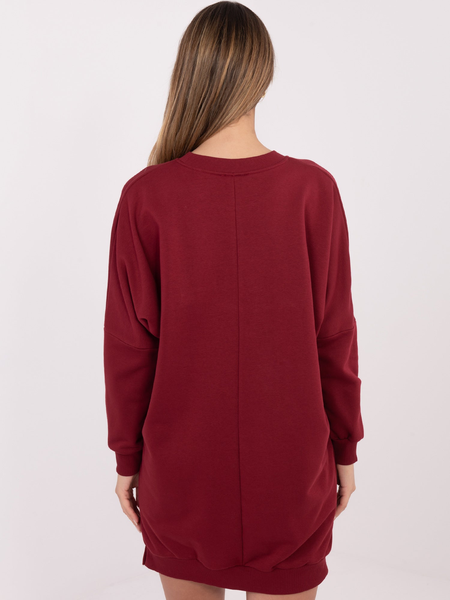 Bordowa sukienka basic o kroju oversize