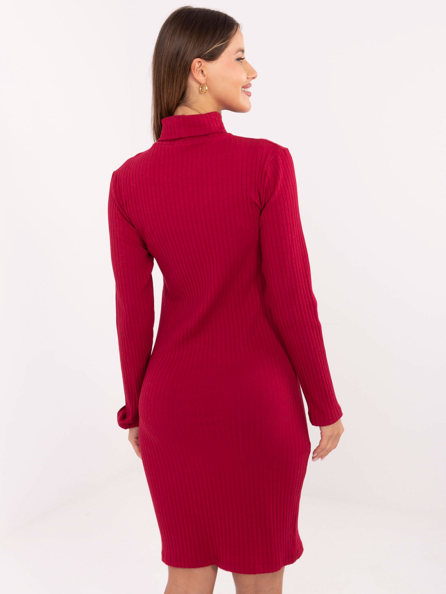 RUE PARIS Bordowa sukienka basic z golfem