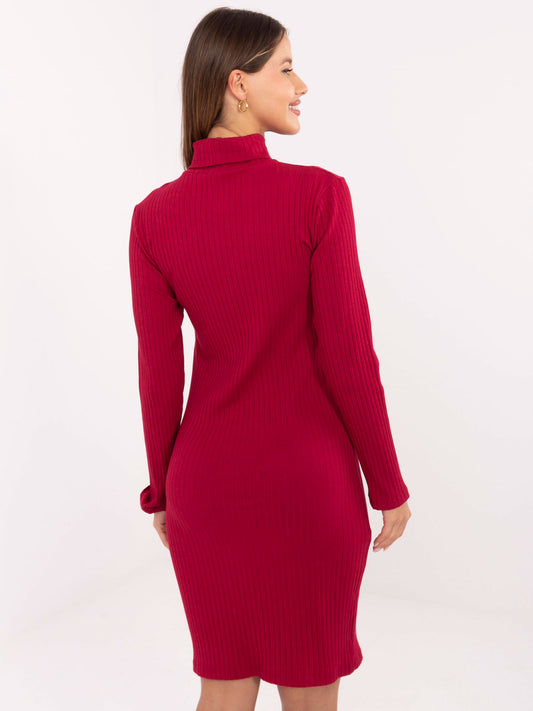 RUE PARIS Bordowa sukienka basic z golfem