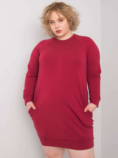 Bordowa sukienka plus size z długim rękawem
