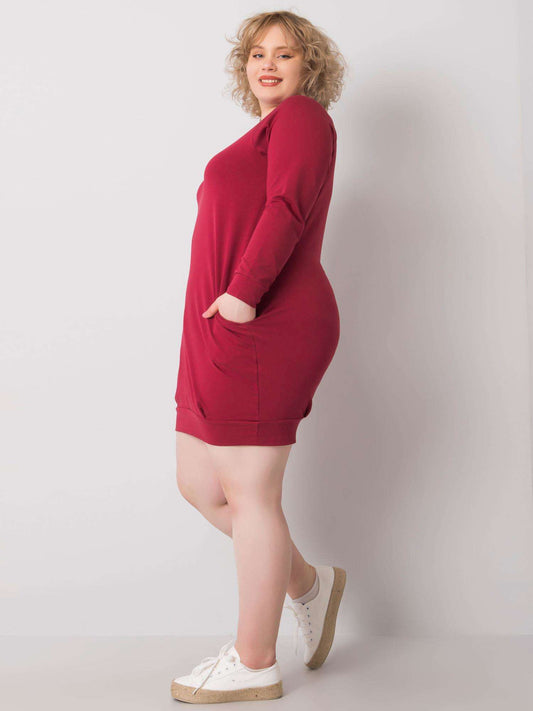 Bordowa sukienka plus size z długim rękawem