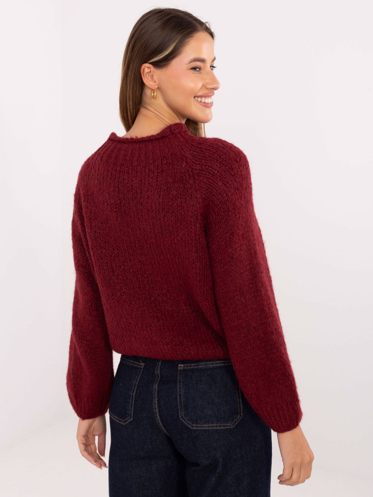 Bordowy sweter oversize w jednolitym kolorze