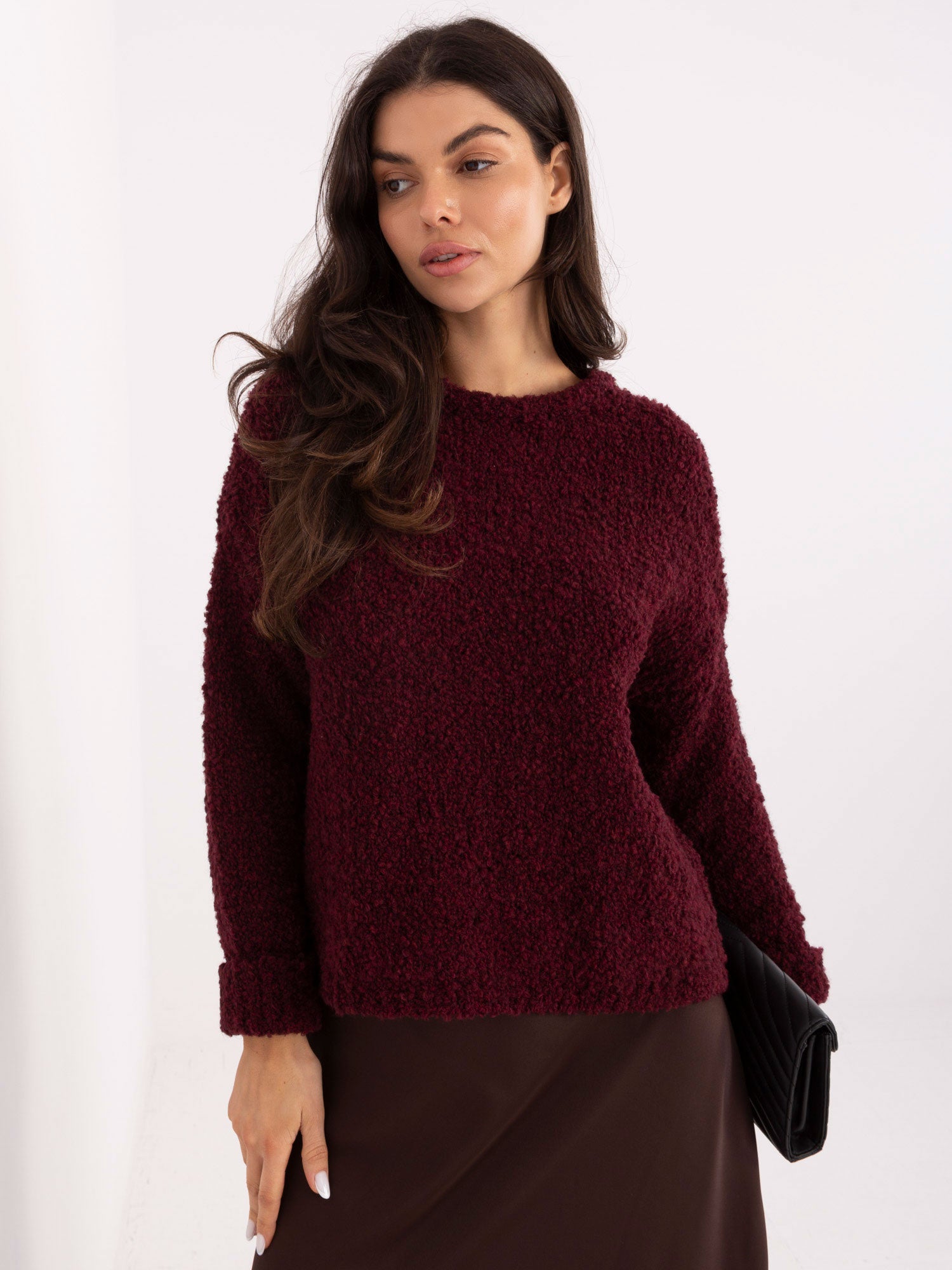 Bordowy sweter boucle z domieszką wełny