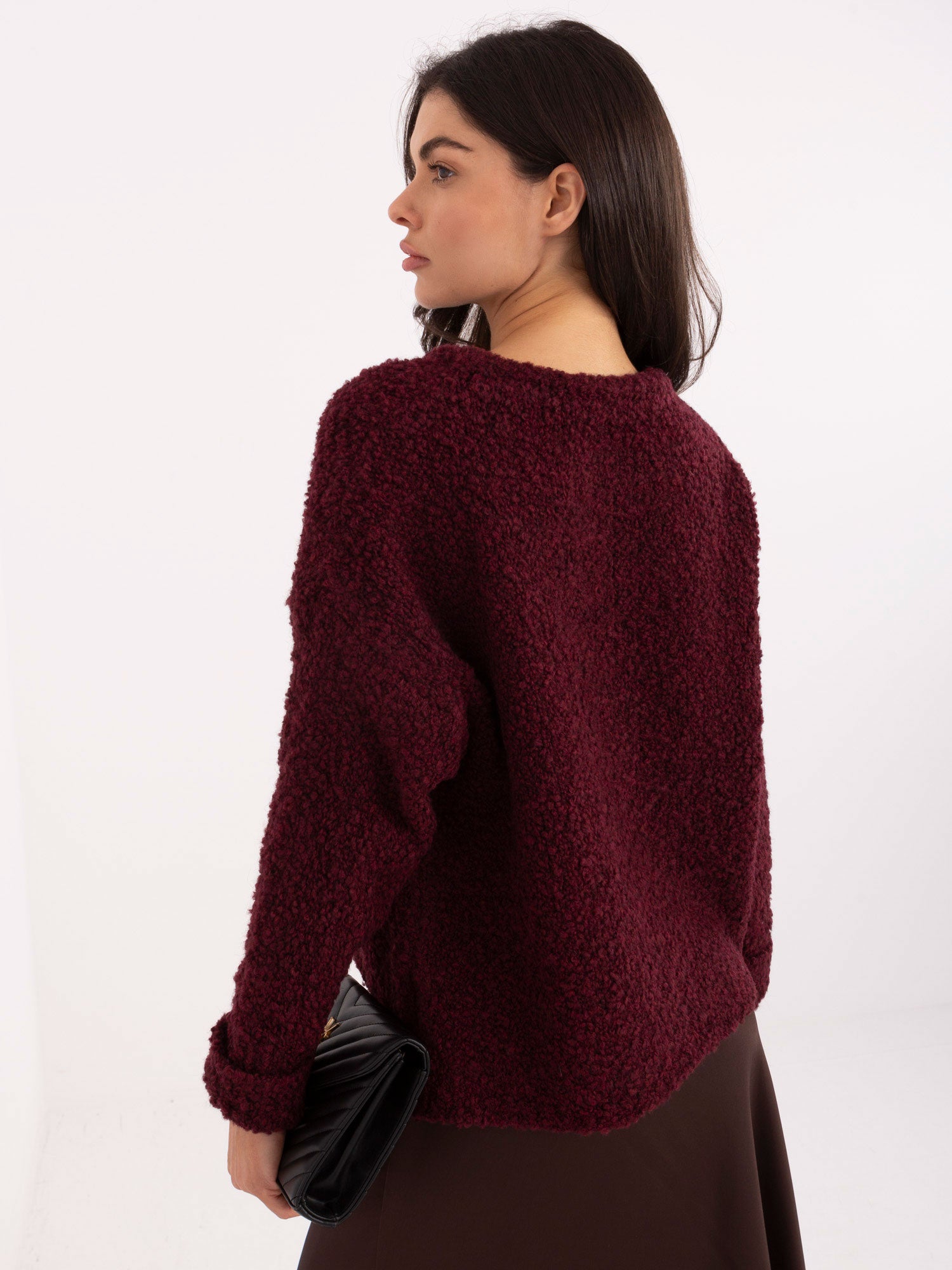 Bordowy sweter boucle z domieszką wełny