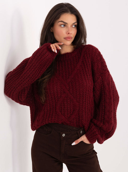 Bordowy sweter oversize z warkoczami