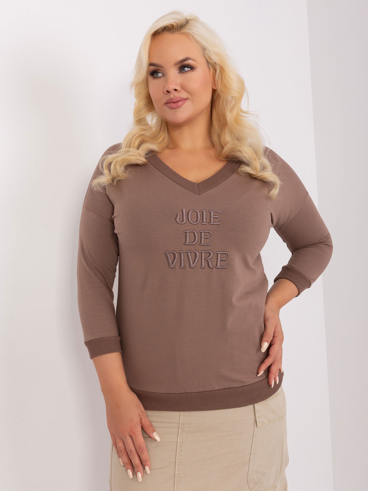 Brązowa bawełniana bluzka plus size ze ściągaczem