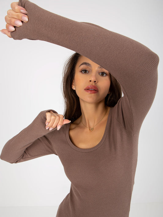 Brązowe prążkowane body basic z długim rękawem