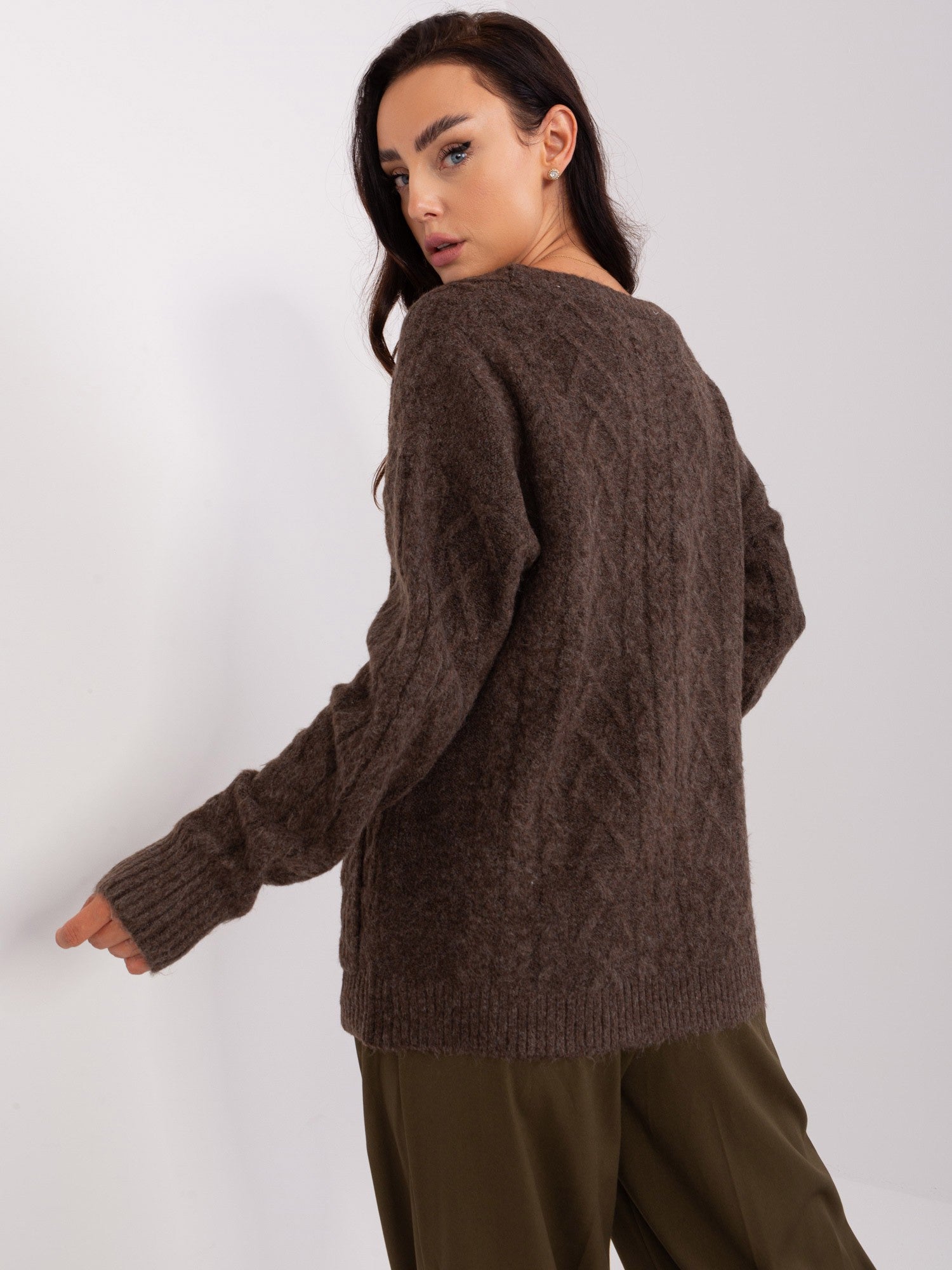 Brązowy sweter rozpinany
