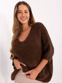 Brązowy sweter oversize w jednolitym kolorze