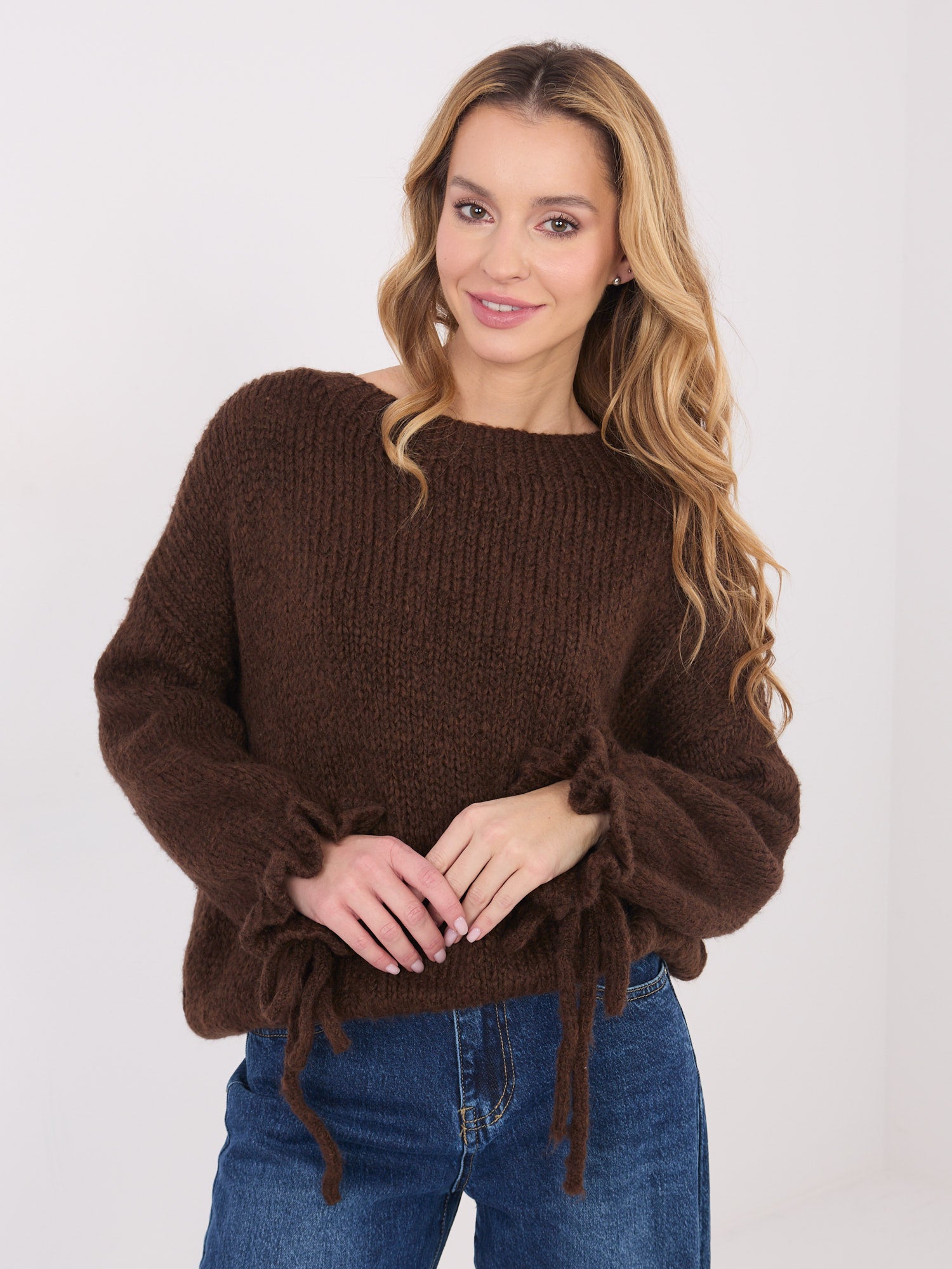 Brązowy damski sweter z domieszką wełny