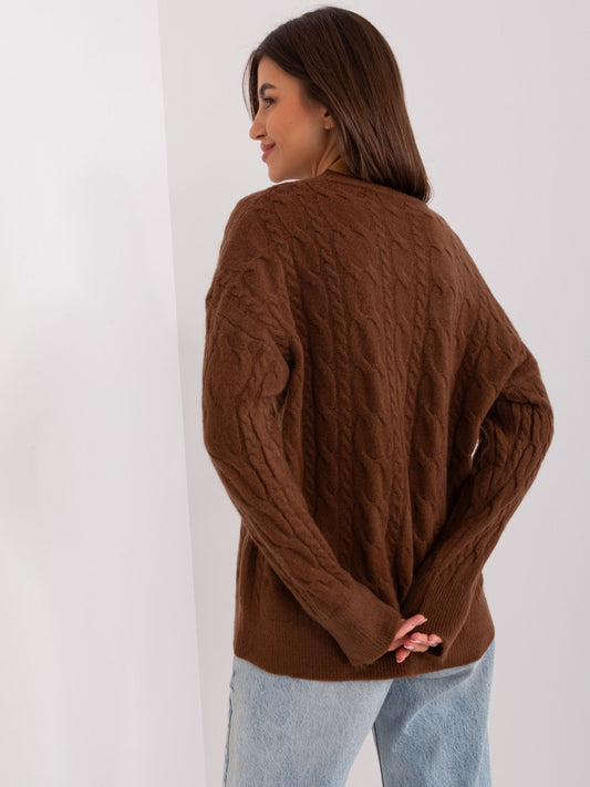 Brązowy sweter z warkoczami i ściągaczami