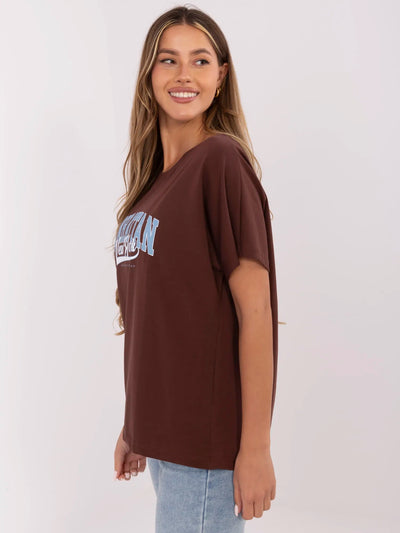 Brązowy damski t-shirt oversize z napisem