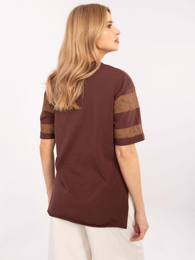 Brązowy damski t-shirt oversize z rozcięciami