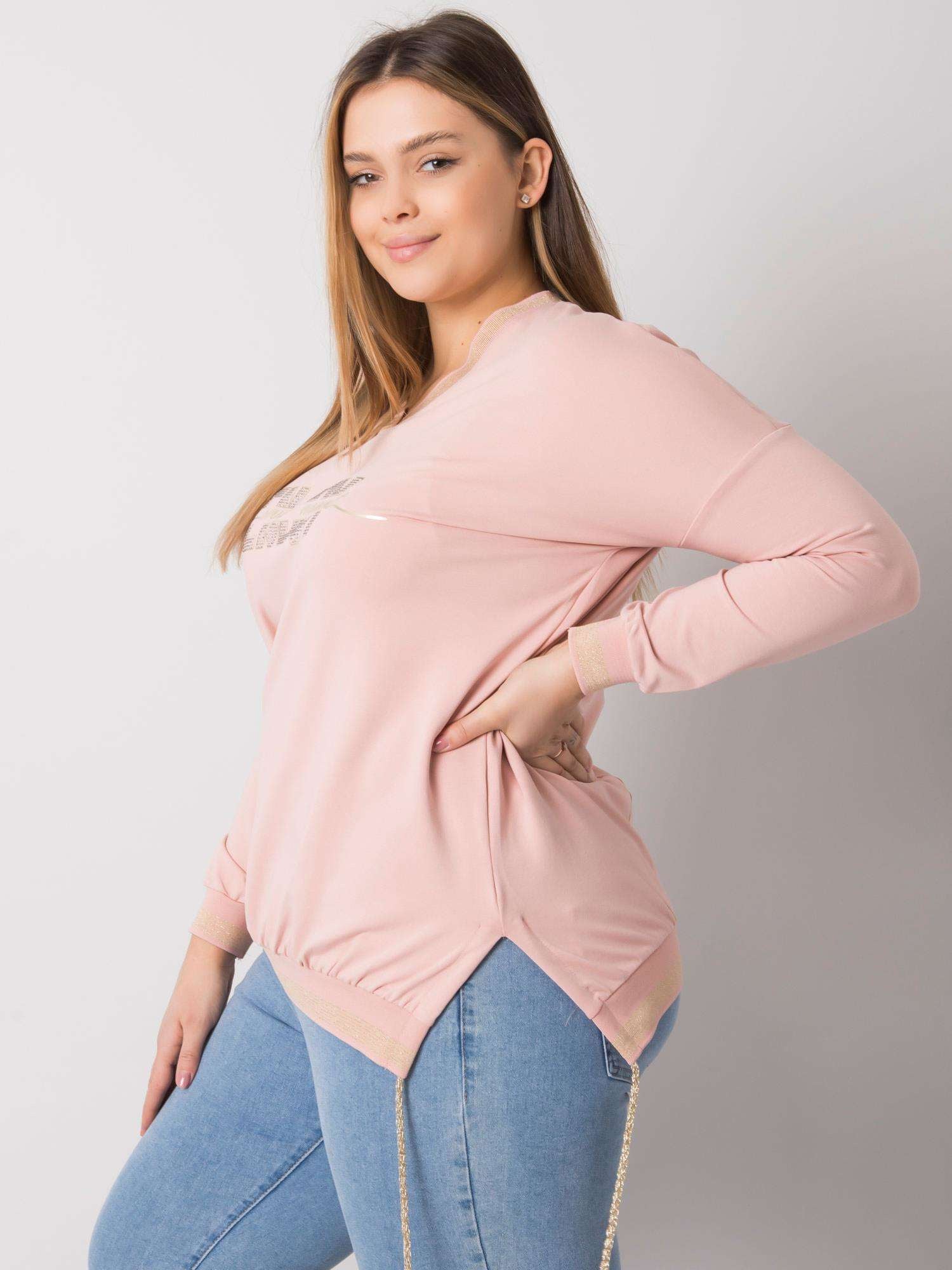 Brudnoróżowa bluzka plus size z napisami
