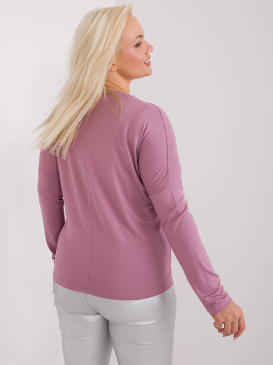 Brudnoróżowa gładka bluzka plus size z dekoltem