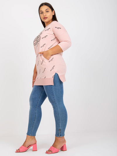 Brudnoróżowa długa bluzka plus size z nadrukiem