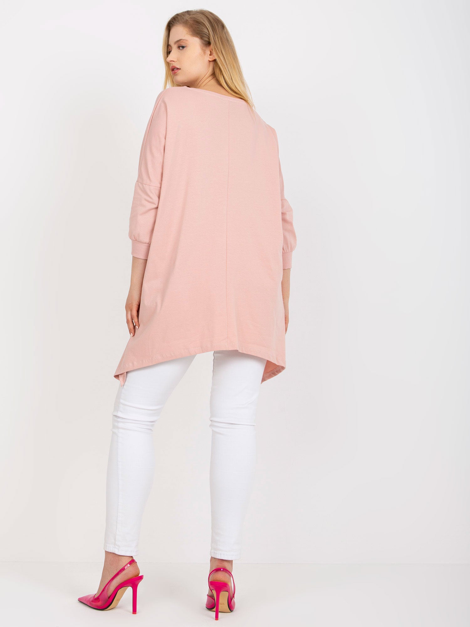 Brudnoróżowa długa bluzka plus size z nadrukiem