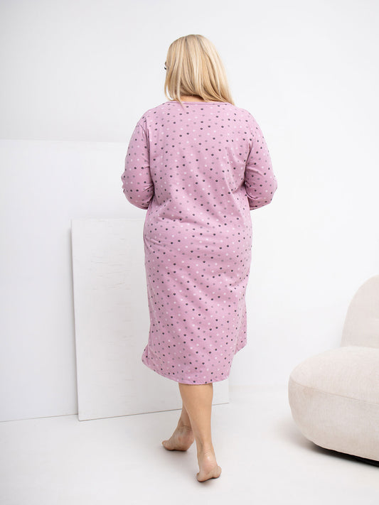 Brudnoróżowa nocna koszula plus size z nadrukiem