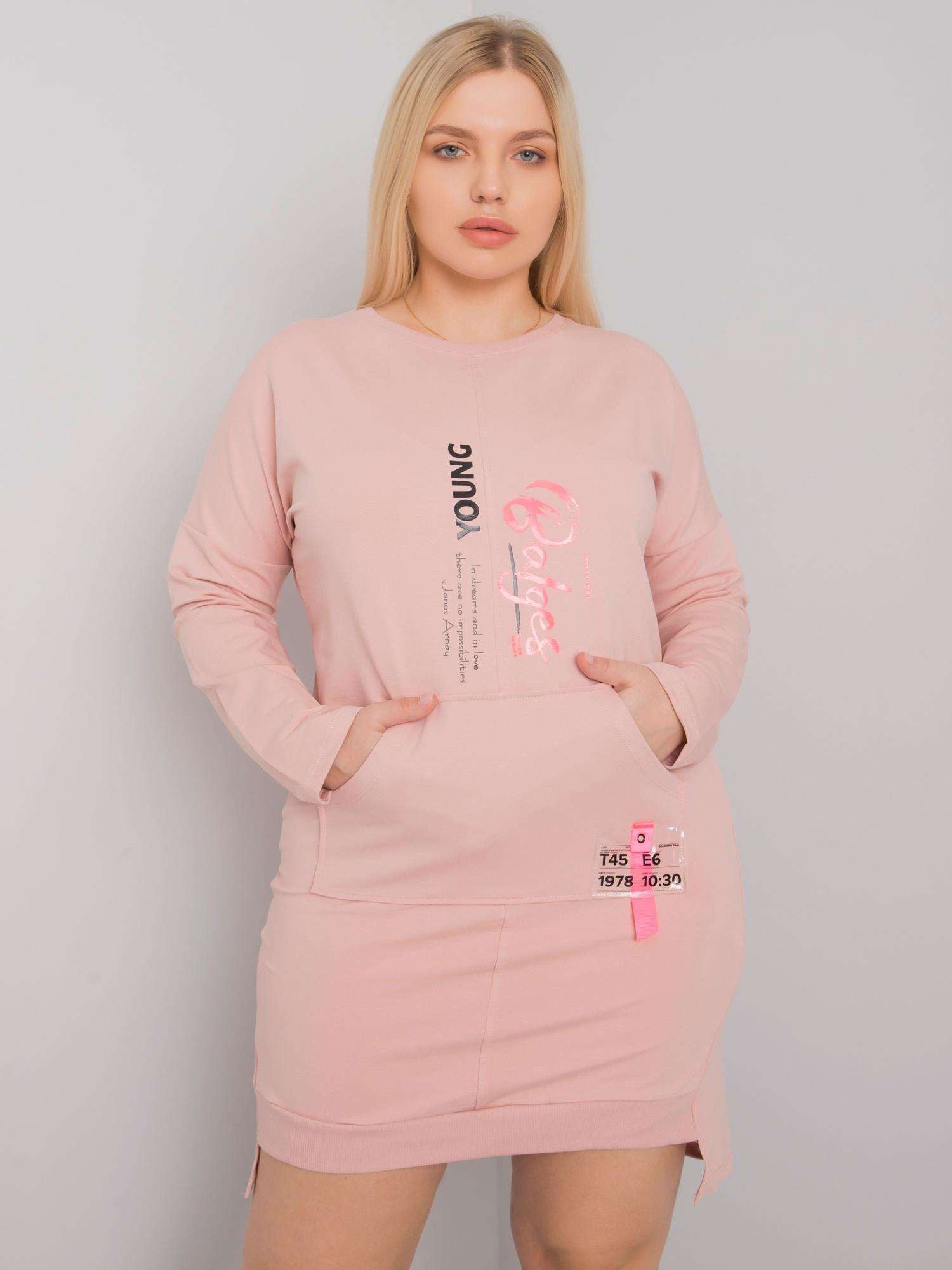 Brudnoróżowa sukienka damska plus size z kieszenią