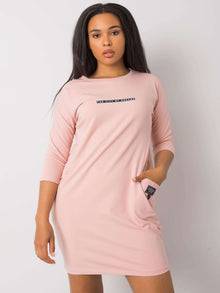 Brudnoróżowa bawełniana sukienka plus size