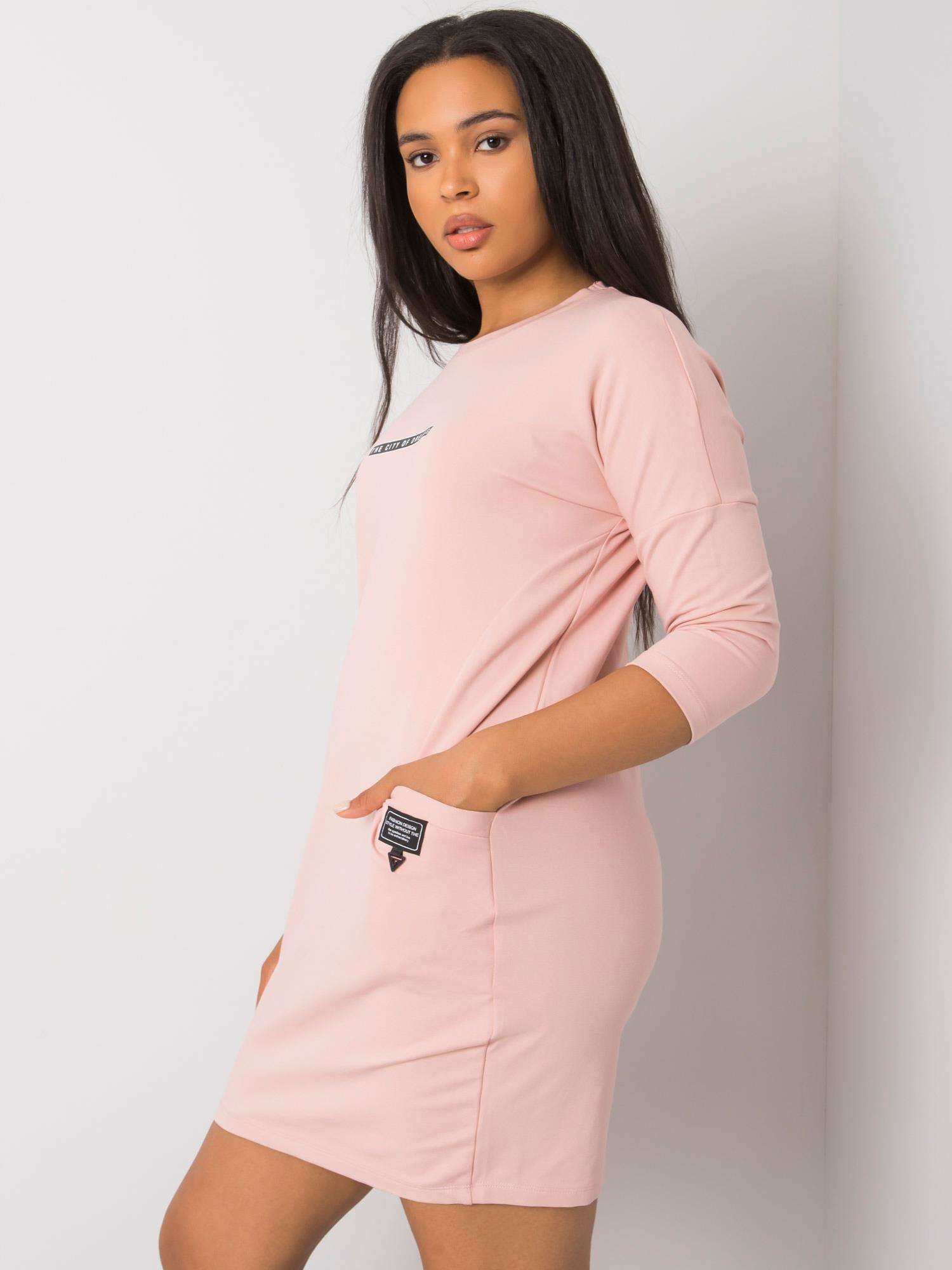Brudnoróżowa bawełniana sukienka plus size