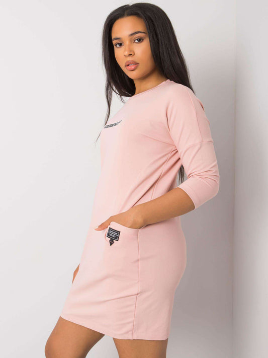 Brudnoróżowa bawełniana sukienka plus size