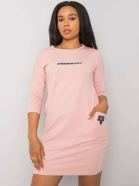 Brudnoróżowa bawełniana sukienka plus size