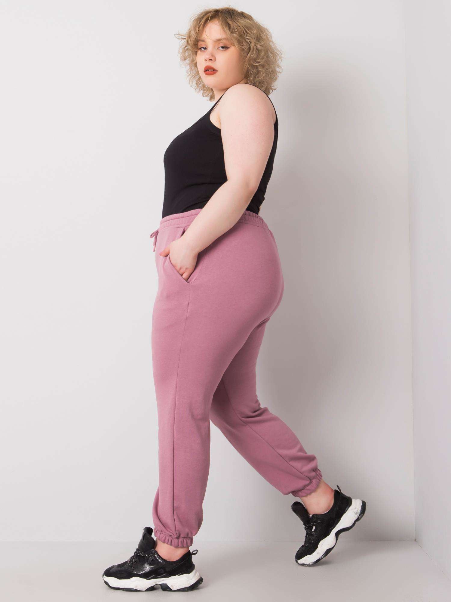 Brudnoróżowe bawełniane spodnie dresowe plus size