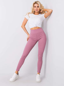 Brudnoróżowe legginsy basic w prążek