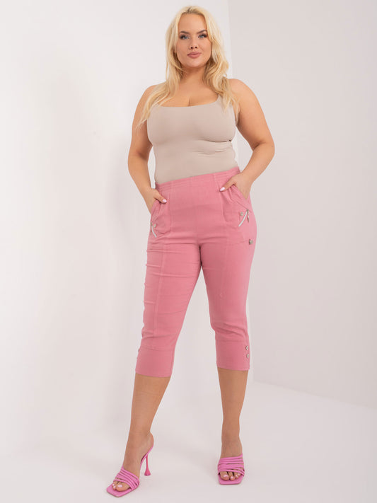 Brudnoróżowe spodnie plus size z nogawką 3/4