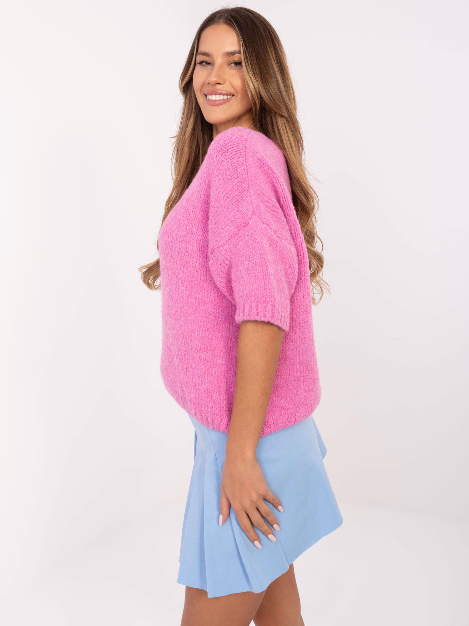 Brudnoróżowy sweter oversize z dekoltem V