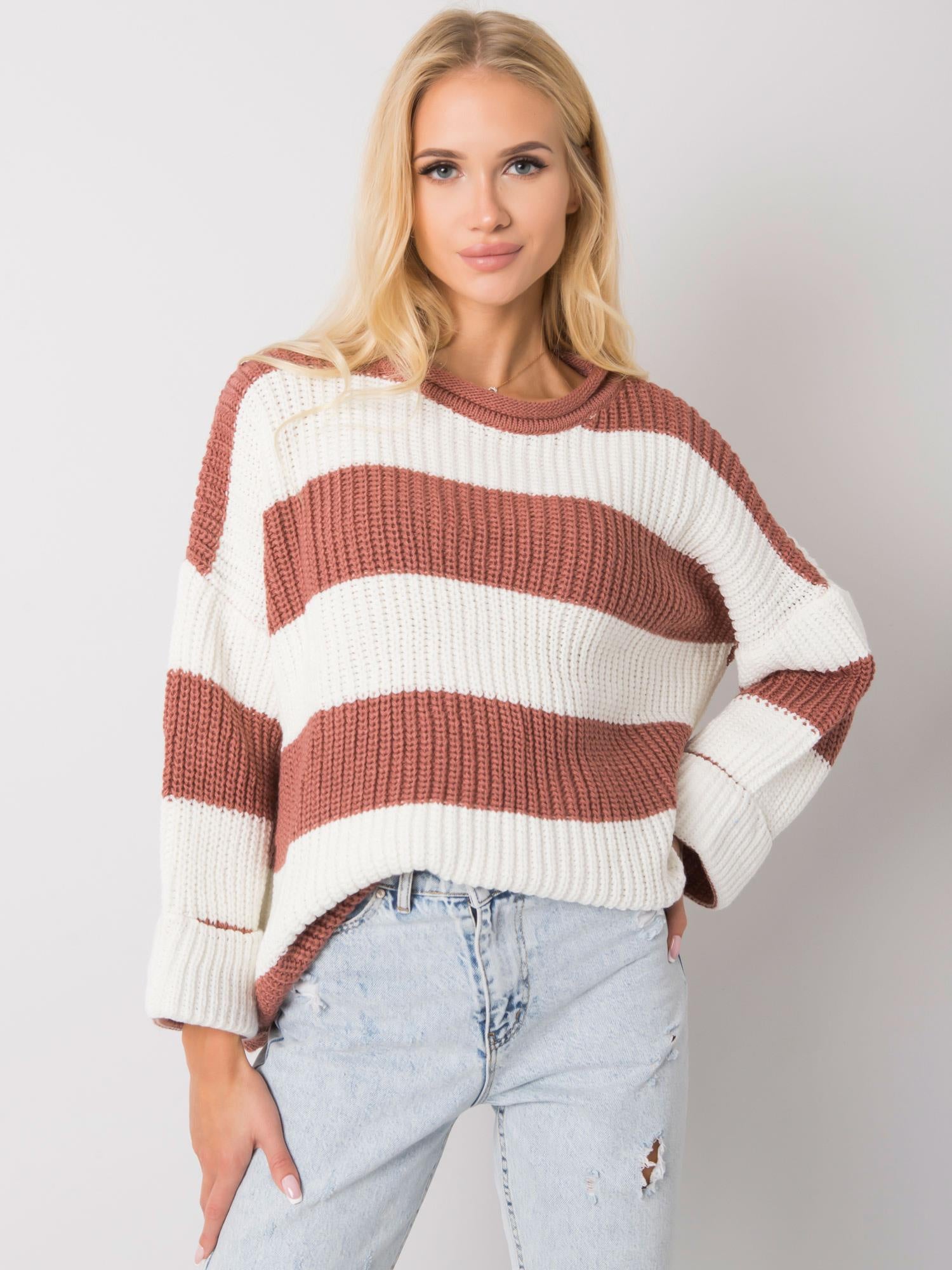 Brudnoróżowy sweter z wełną