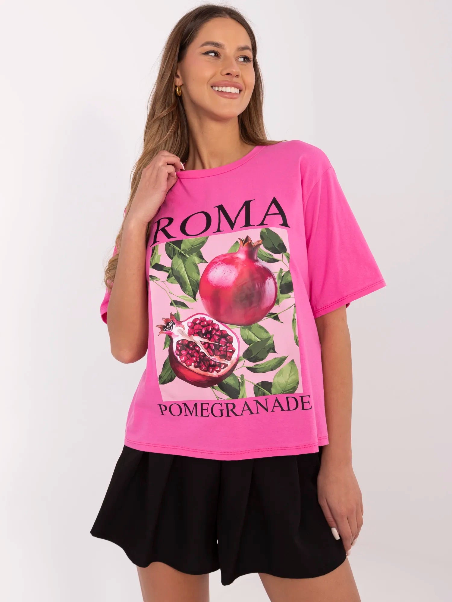 Brudnoróżowy damski t-shirt oversize z napisem