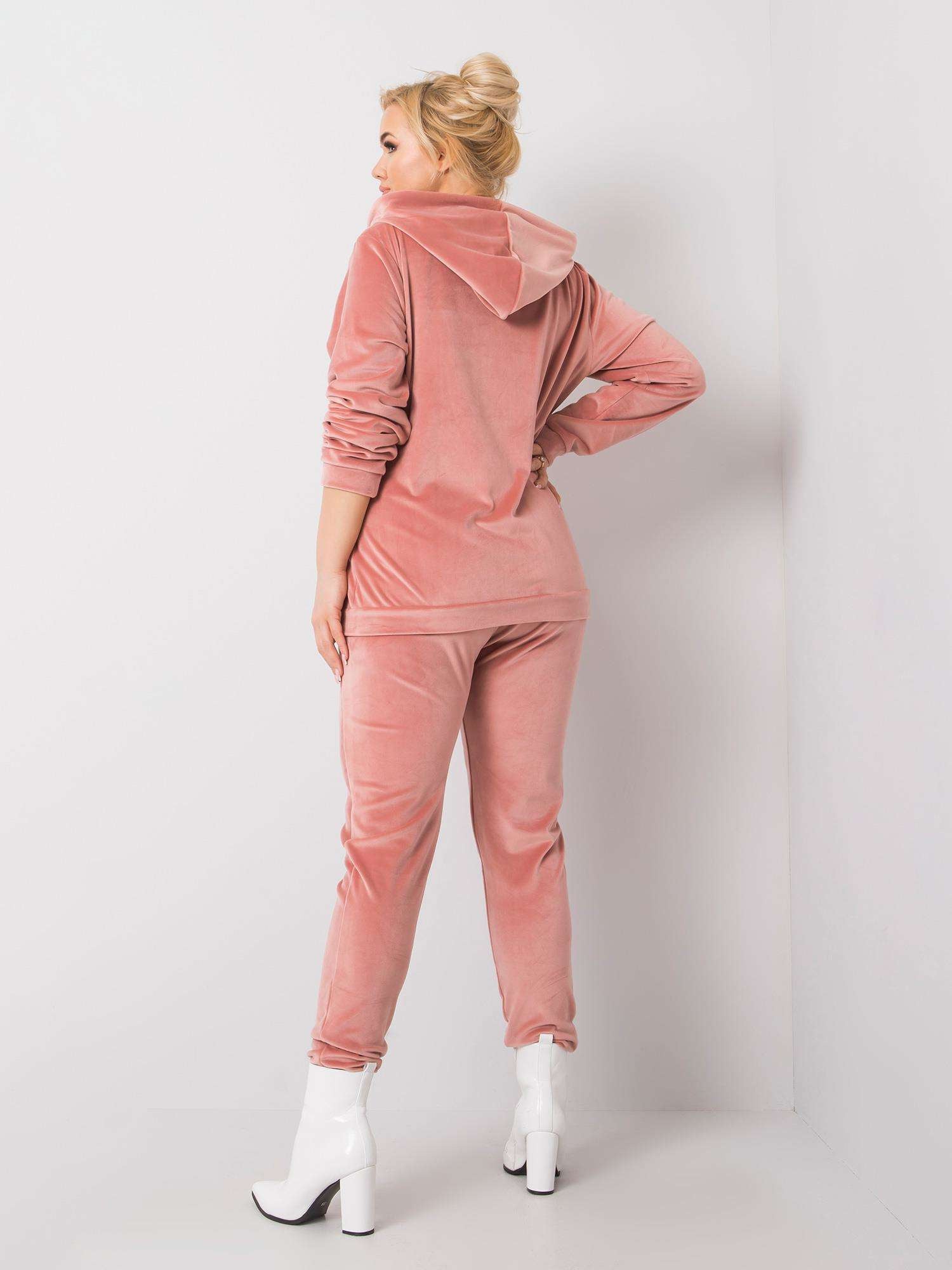 Brudnoróżowy komplet welurowy plus size