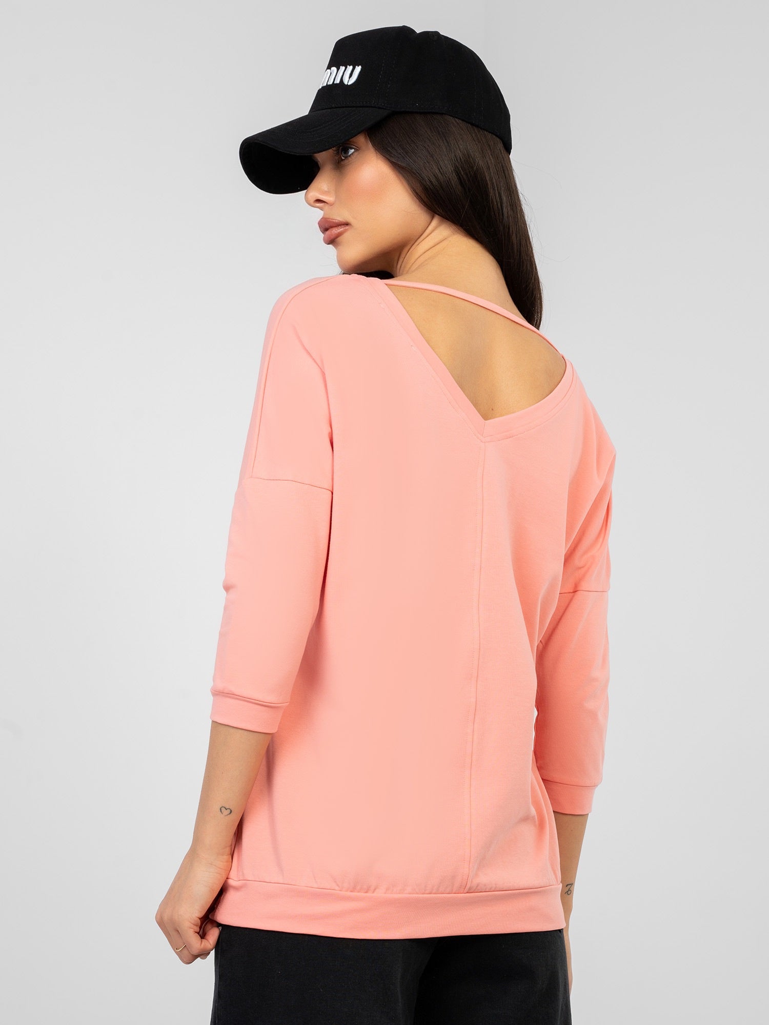 RUE PARIS Brzoskwiniowa bluzka basic z bawełny