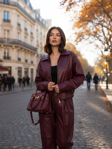 RUE PARIS Burgundowa krótka kurtka z ekoskóry