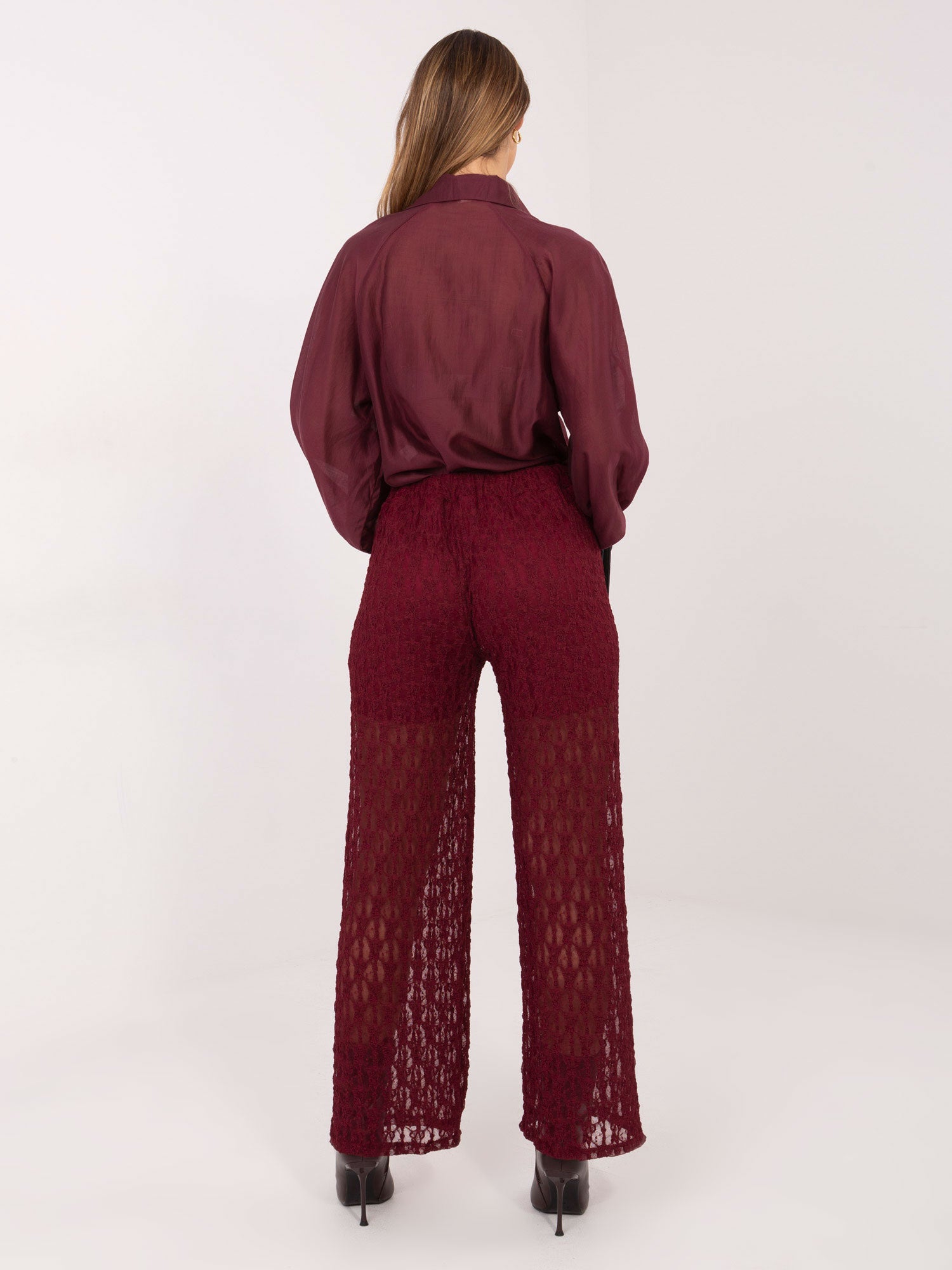 Burgundowe eleganckie spodnie z koronki