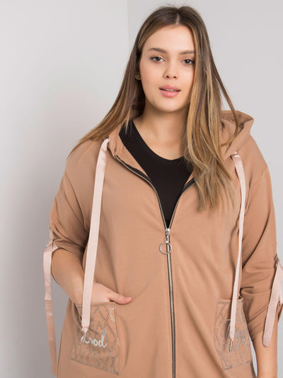 Camelowa bluza plus size z kapturem i aplikacjami
