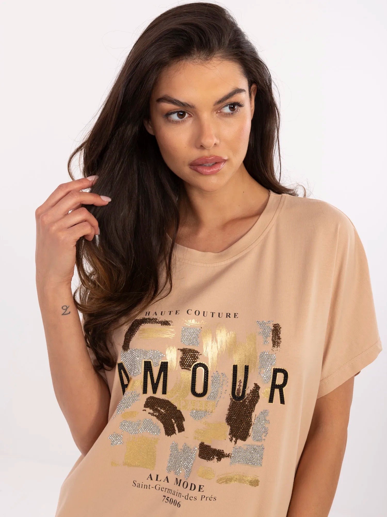 Camelowa bluzka oversize z krótkim rękawem