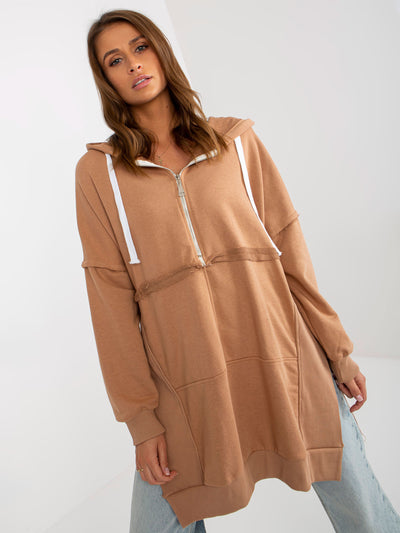 Camelowa długa bluza oversize z kapturem i rozcięciami