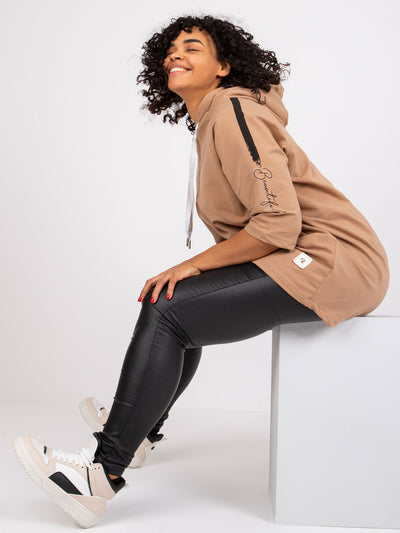 Camelowa dresowa bluza plus size z aplikacją