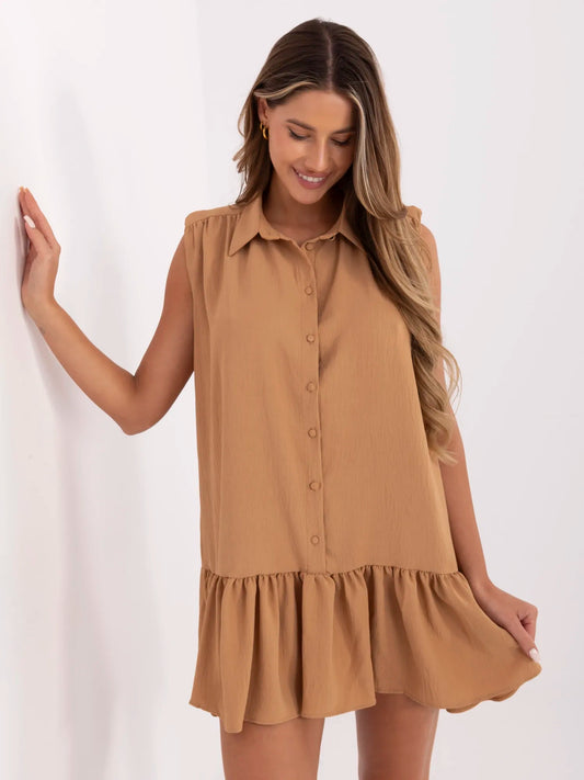 RUE PARIS Camelowa mini sukienka z guzikami