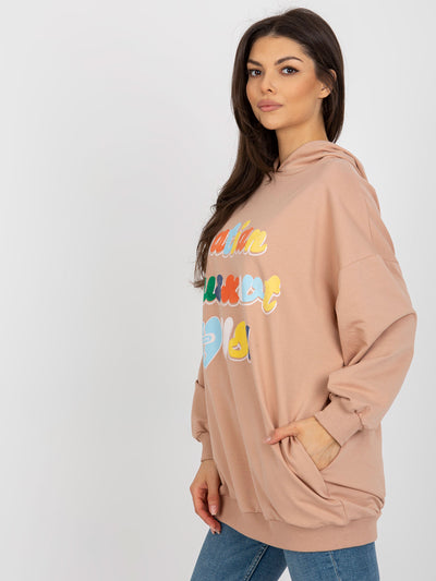 Camelowa oversize bluza z nadrukiem i kapturem