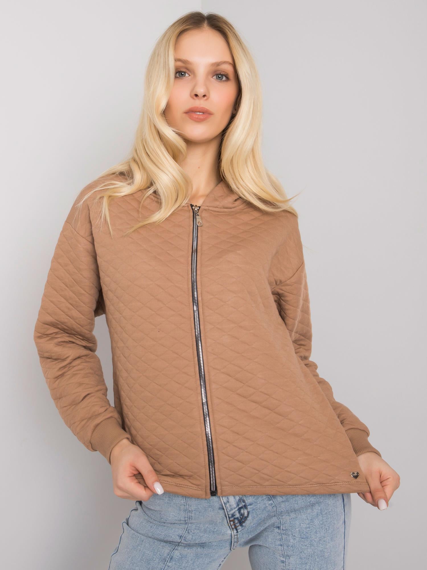 Camelowa rozpinana bluza z pikowaniem