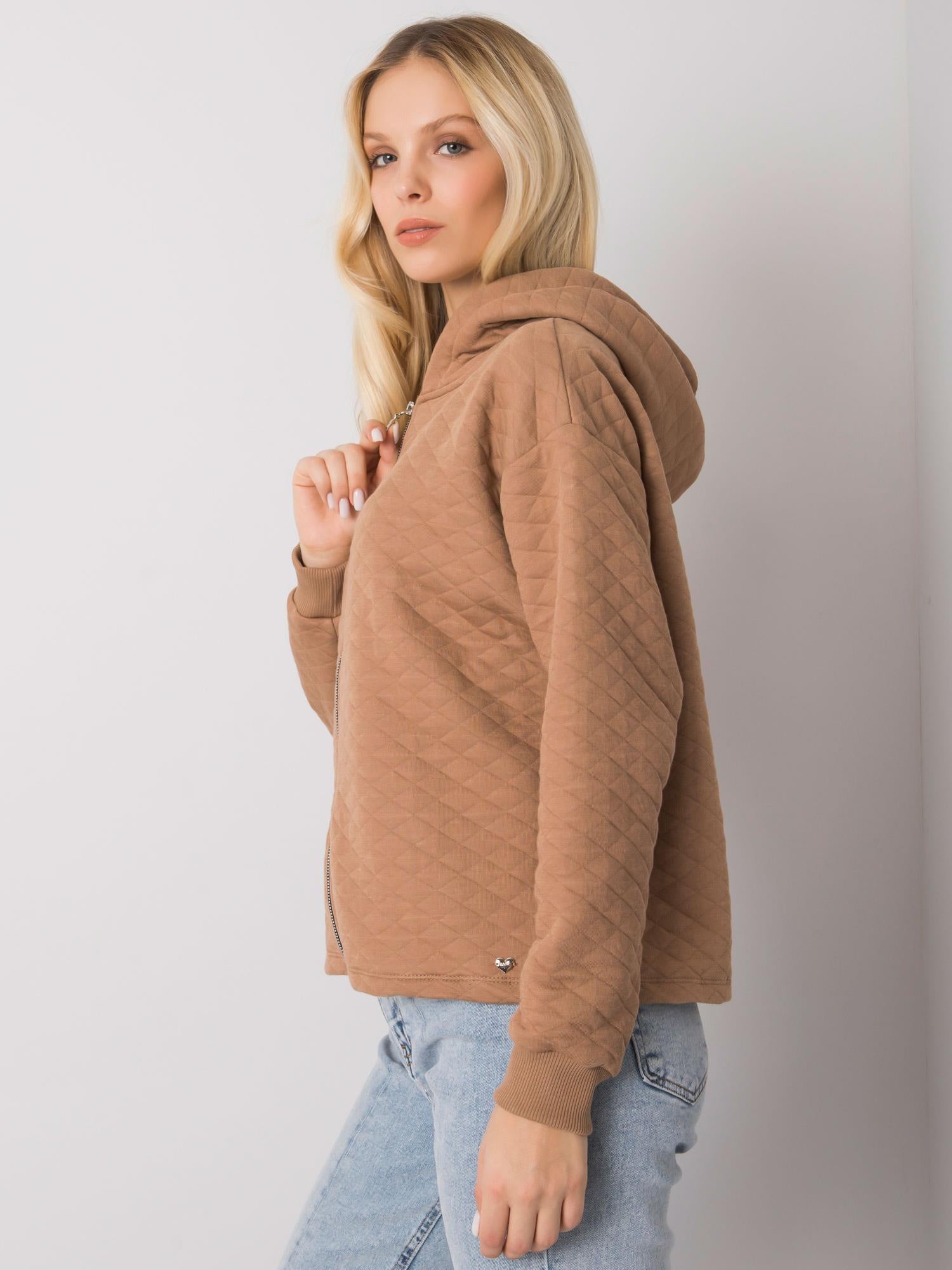Camelowa rozpinana bluza z pikowaniem